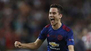 I want to win titles for Manchester United:?Herrera