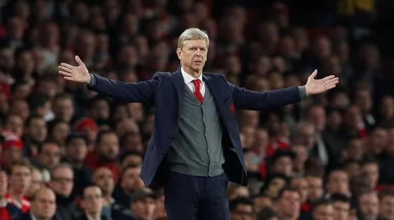 Wenger denies sending message to Sanchez with rare Cup start