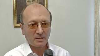 Ukraine ambassador's cell phone stolen at Red Fort while taking selfie