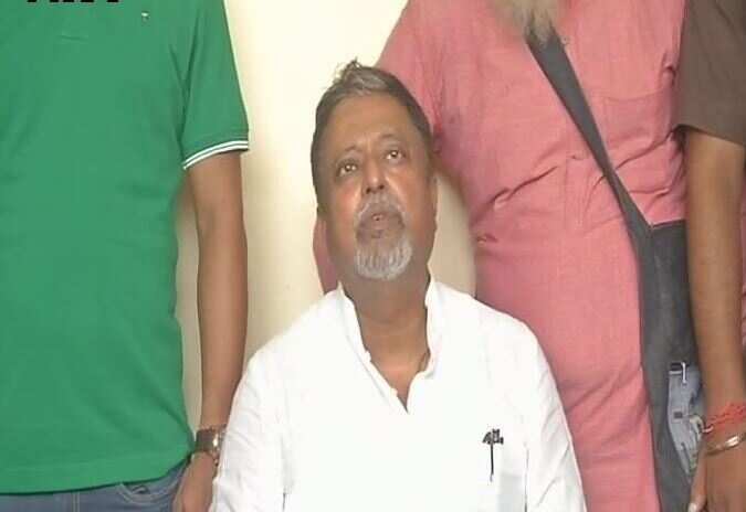 TMC suspends Mukul Roy after he quits party