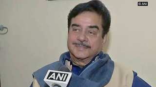 Shatrughan Sinha meets Lalu Yadav, calls his son Tejashwi Bihar's face