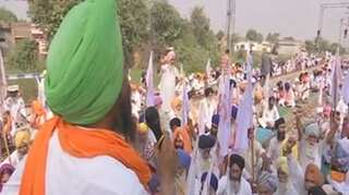 Punjab: Farmers protest over loan waiver, blocks Delhi-Amritsar railway route