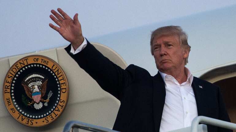 Trump defends Puerto Rico effort, but his tweets draw new criticism