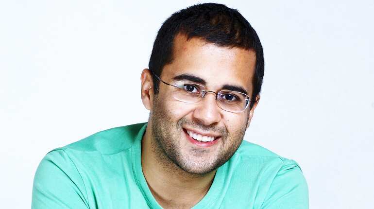 Chetan Bhagat thinks Delhi kids need crackers, Twitter thinks clean air would be better