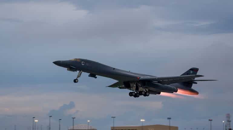 US?flies bombers over Korean peninsula with South Korean, Japanese fighter jets in tow