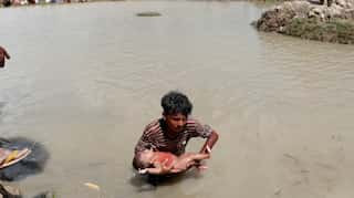 Bangladesh steps up security on India border over Rohingya fears