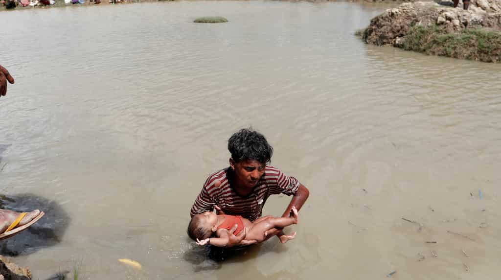 Bangladesh steps up security on India border over Rohingya fears