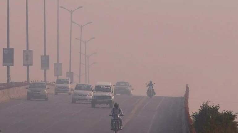 Delhi air quality deteriorates further, Anand Vihar at hazardous level