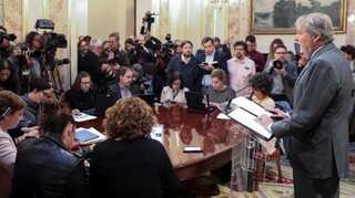 Spain to suspend Catalonia's autonomy in response to independence threat