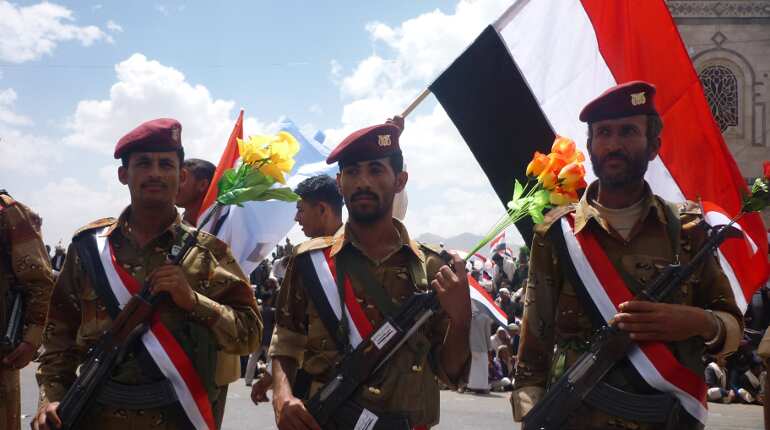9 killed in Qaeda attack on south Yemen military base