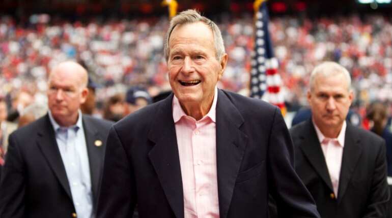 Actress says George Bush Sr groped her, he apologises?