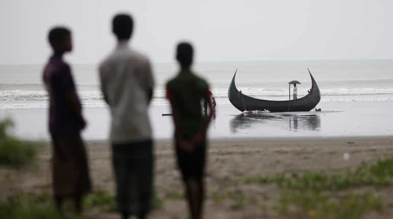 Rohingyas drown as refugee boat capsizes off Bangladesh