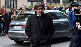 Spain court suspends Catalan independence declaration