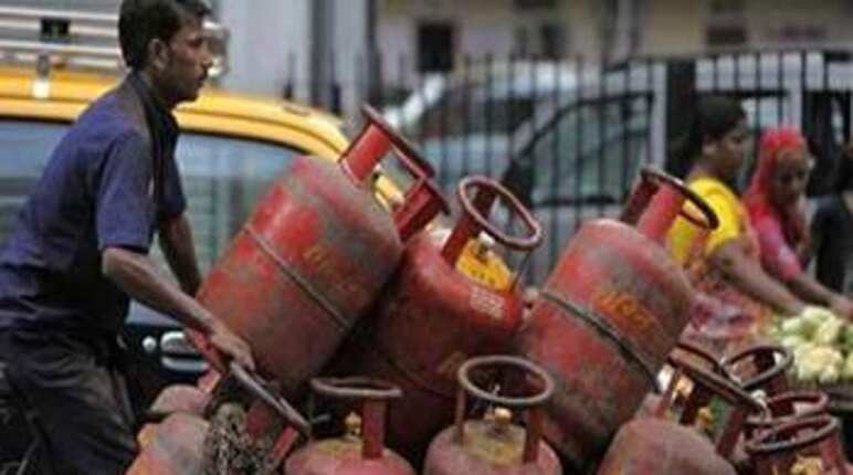 Cooking gas price hiked by Rs 4.50 per cylinder, 19th increase since July 2016