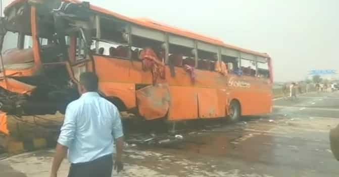1 dead, 45 injured in Yamuna Expressway bus accident 1 dead, 45 injured in Yamuna Expressway bus accident