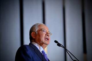 Malaysian PM Najib promises $378 million raise for civil servants ahead of polls