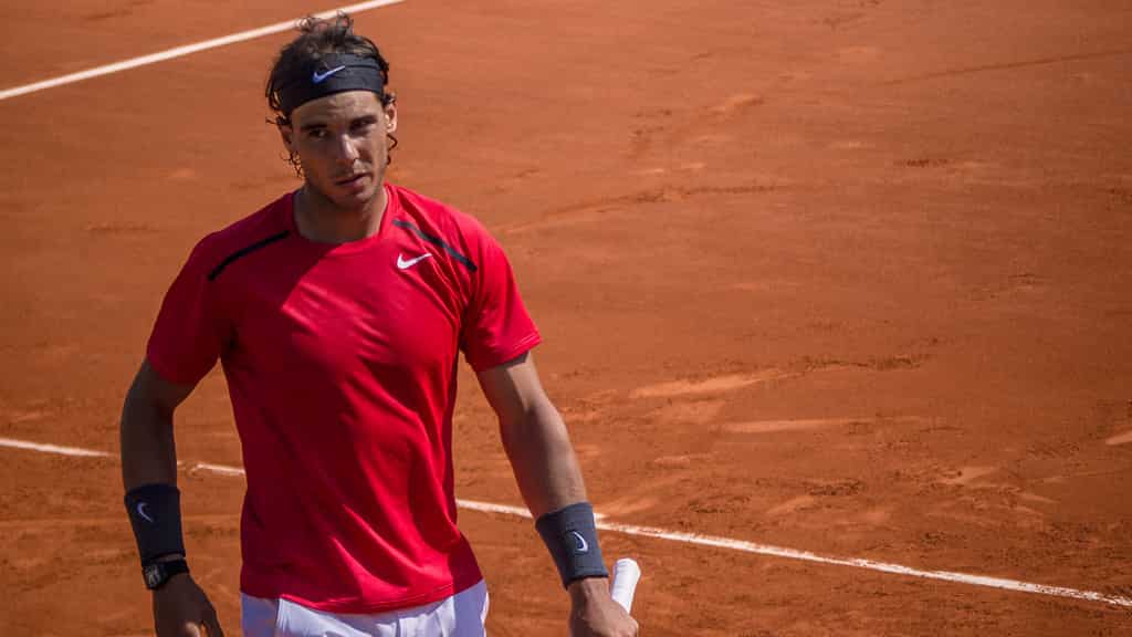 Nadal to play for ATP finals despite knee injury Nadal to play for ATP finals despite knee injury