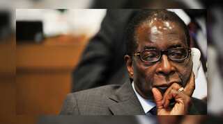Mugabe makes first public appearance since army takeover