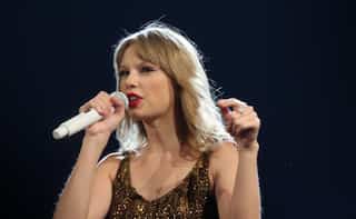 Taylor Swift gets political, endorses Democrats in US midterms
