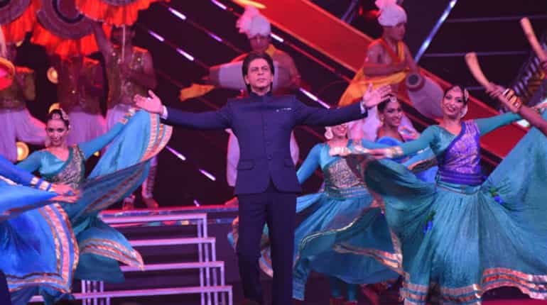 Shah Rukh Khan subtly addresses Padmavati row at IFFI 2017; says cinema is all about love Shah Rukh Khan subtly addresses Padmavati row at IFFI 2017; says cinema is all about love