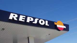 Bolivia signs $1.6 billion in gas deals with Repsol, Petrobras