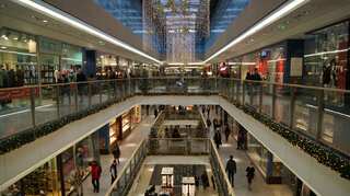 Poland adopts 'gradual ban' on Sunday shopping