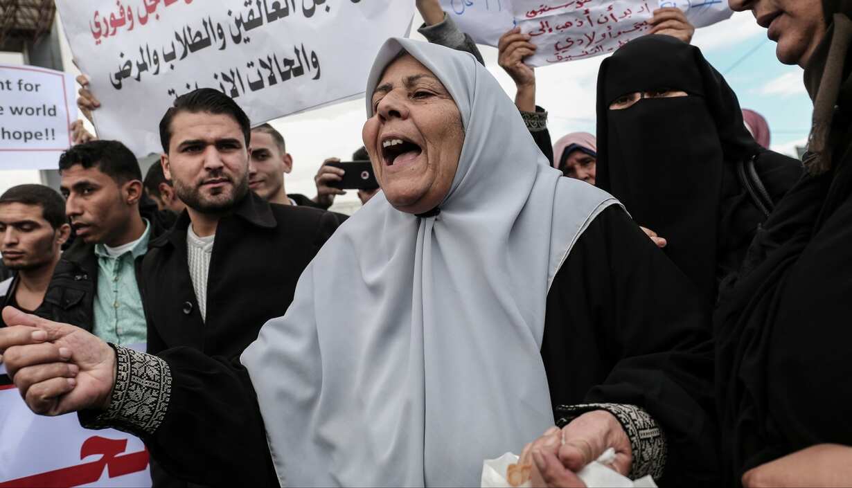Palestinians call for the opening of the Rafah border crossing