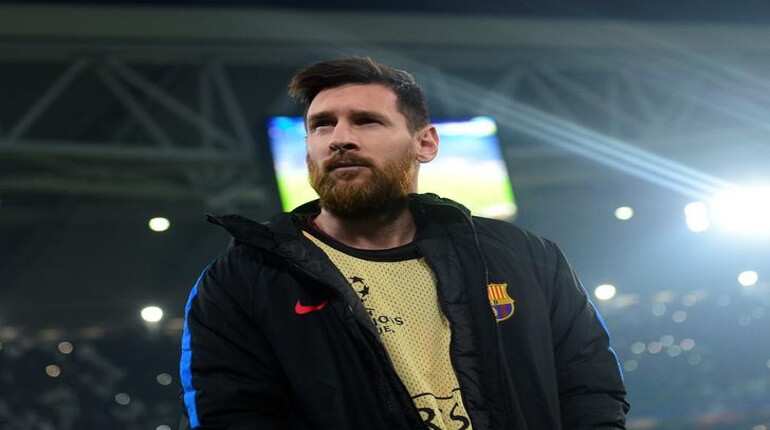 Football: Messi signs new contract with Barcelona until 2021 Football: Messi signs new contract with Barcelona until 2021