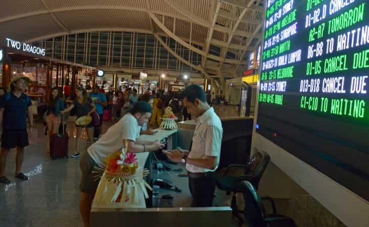 Some flights resume after Bali volcano eruption