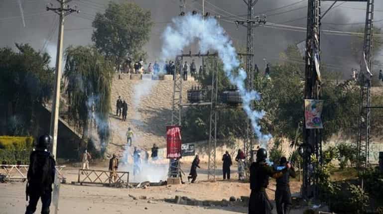 Pakistan behind virtual wall as media blockade continues Pakistan behind virtual wall as media blockade continues