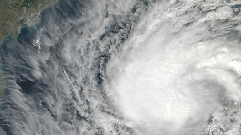 Cyclone kills 19 in Indonesia's Java