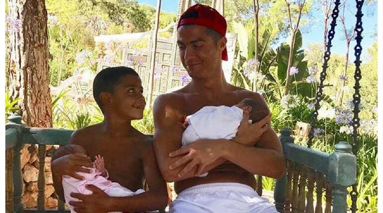 Ronaldo with kids