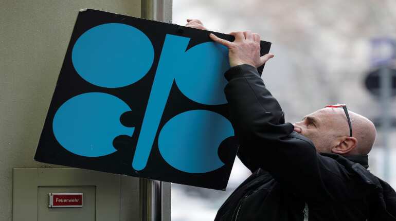 OPEC agrees oil cut extension to end of 2018