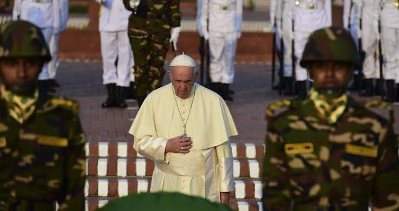 Pope arrives in Bangladesh, appeals for decisive action for 'refugees from Rakhine state'