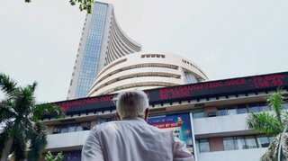 Sensex shrugs off GDP rebound, sinks 316 points