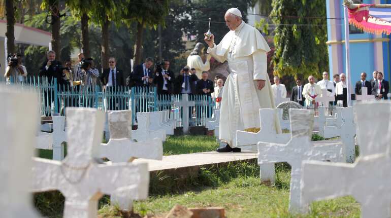 Pope visits Bangladesh orphans on last day of trip headlined by Rohingya crisis