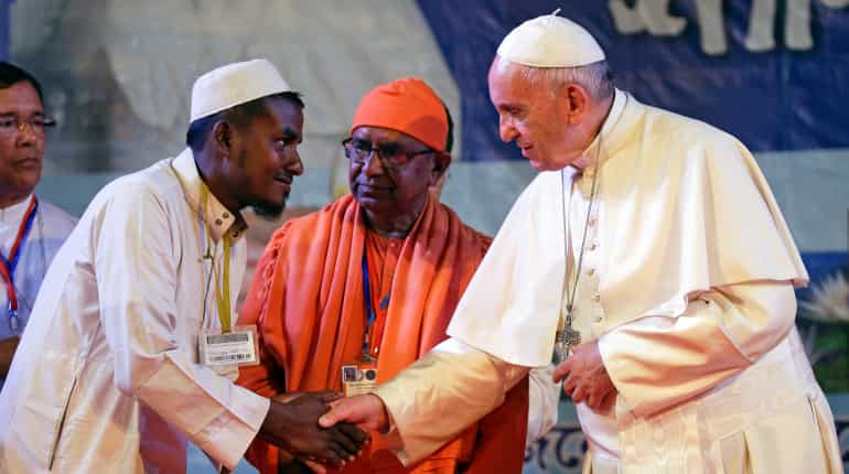 Pope says he 'wept' while meeting Rohingya refugees