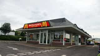 London: Muslim girl wearing hijab stopped from ordering at McDonald's