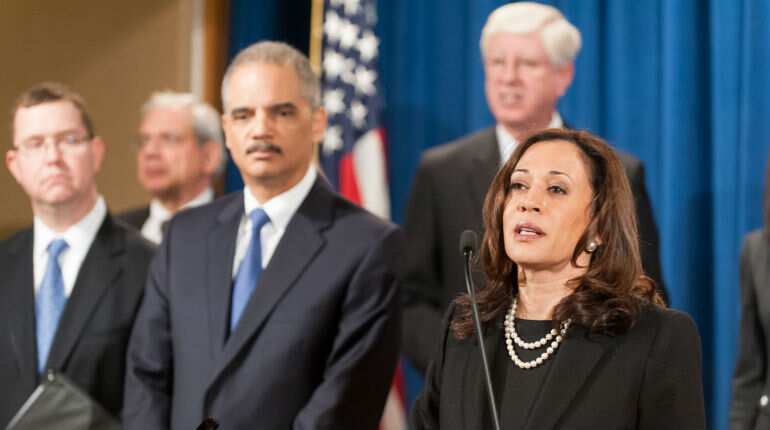 Indian-American senator Kamala Harris tops Foreign Policy magazine's Global Thinkers list