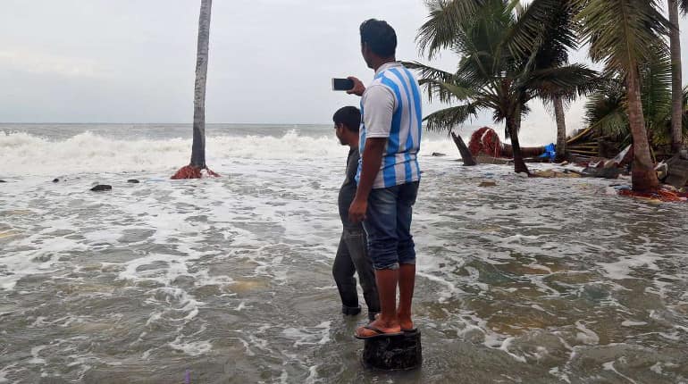 Cyclone Ockhi dissipates, Gujarat spared Cyclone Ockhi dissipates, Gujarat spared