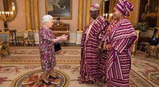 In Pictures: The Queen accidentally wore a matching outfit with her visitors from Nigeria