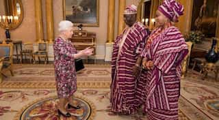 In Pictures: The Queen accidentally wore a matching outfit with her visitors from Nigeria