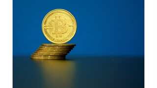 Bitcoin futures surge past $18,000 in US