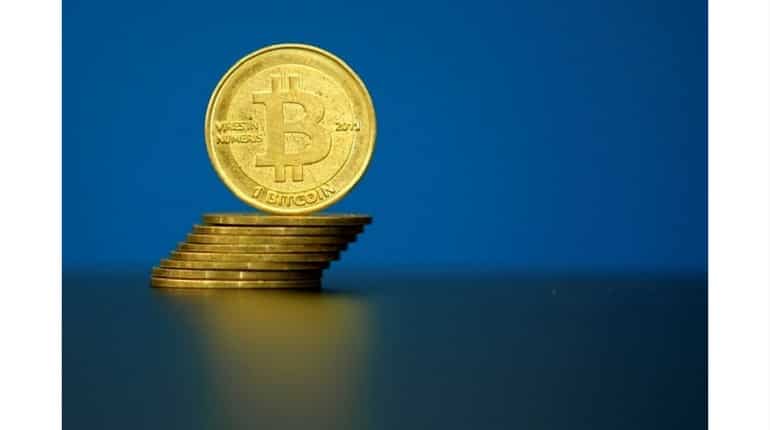 Bitcoin futures surge past $18,000 in US