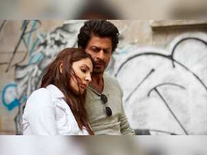 Shah Rukh Khan compensates distributors for 'Jab Harry Met Sejal' debacle