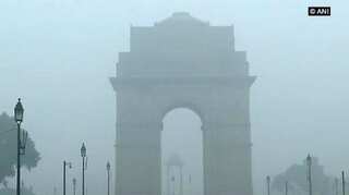 Delhi: 13 trains late, 10 cancelled due to low visibility