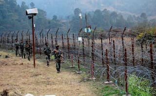 J&K: Ceasefire along India-Pakistan border violated 881 times this year