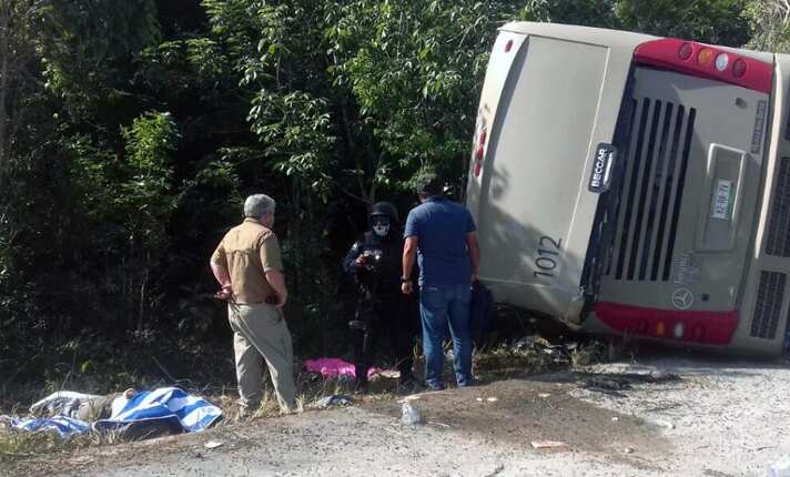 12 dead, 18 injured in bus crash in Mexico