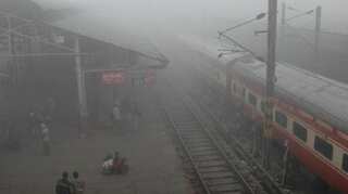 Shallow fog in Delhi, 54 trains delayed