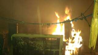 Naxalites torch railway station in Bihar, abduct 2 officials